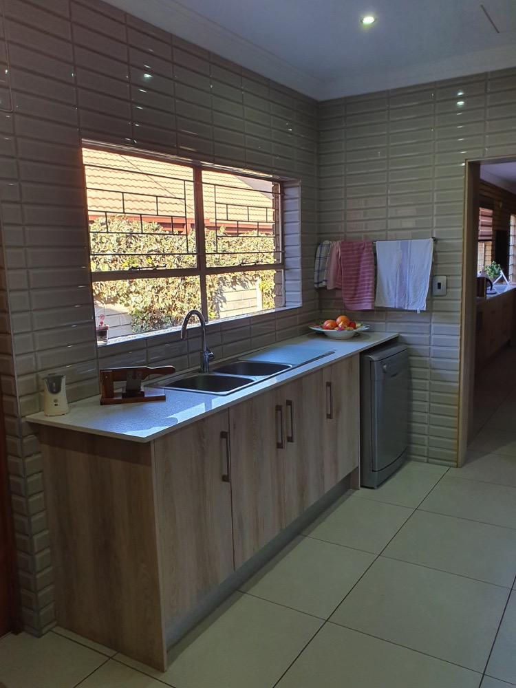 Kitchens custom cabinetry project by Lé Grandt Woodcraft