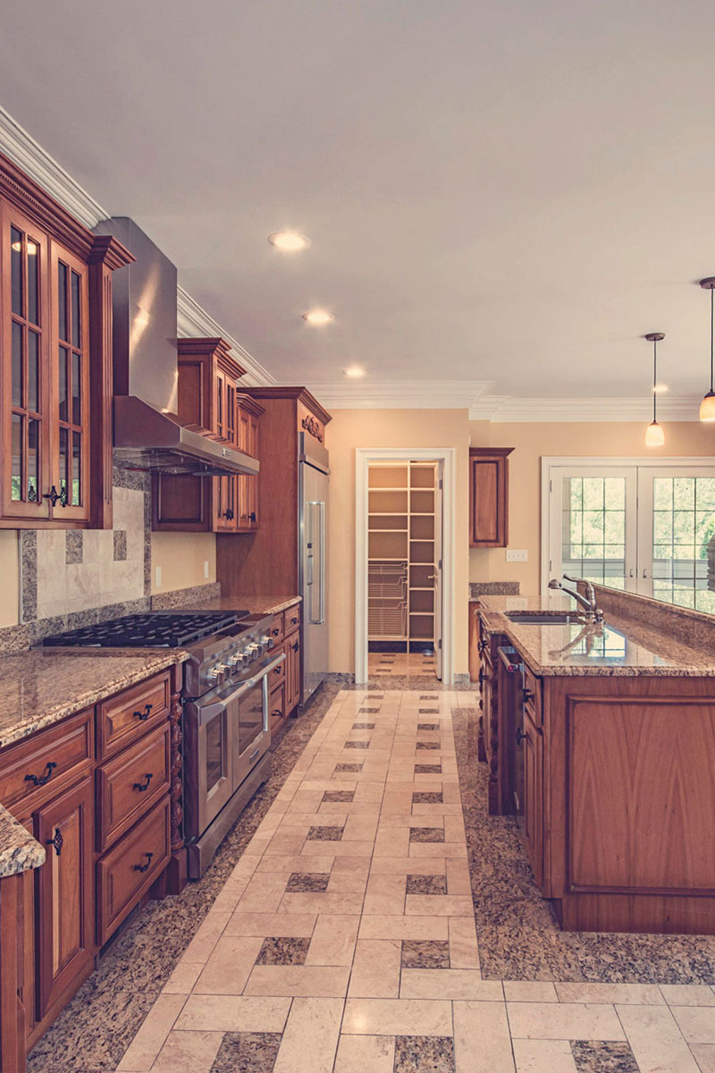 Kitchens custom cabinetry project by Lé Grandt Woodcraft