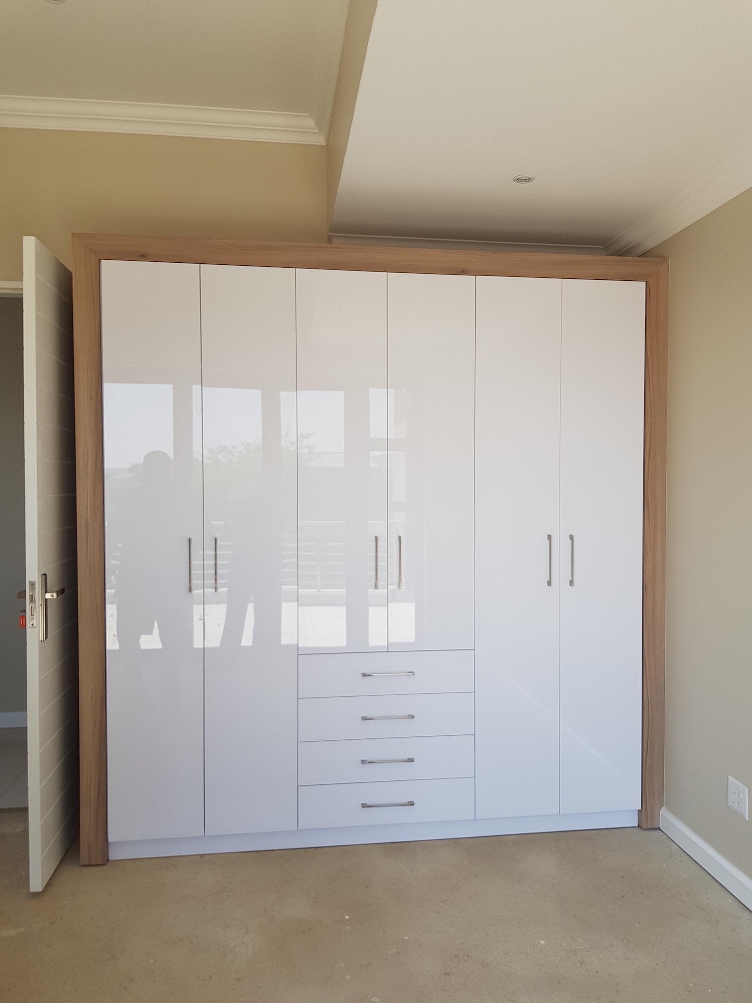 Living custom cabinetry project by Lé Grandt Woodcraft