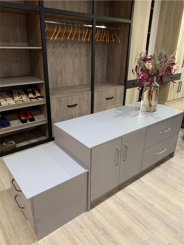 Showroom custom cabinetry project by Lé Grandt Woodcraft