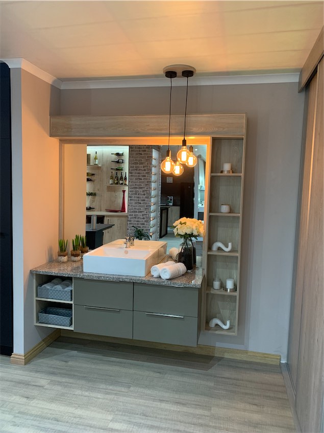 Showroom custom cabinetry project by Lé Grandt Woodcraft